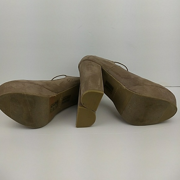 Forever 21 Tan Suede Platform Heels Size 8 - Picture 5 of 8
